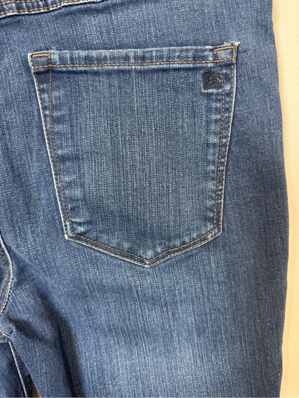 Jessica Simpsom Women's Size 28 Pull-on Flare Jeans Blue Denim Stretch High Rise - Picture 8 of 16